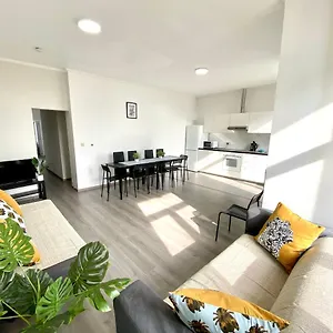 Plantin 3 Sleeping 2 Bathrooms. Apartment